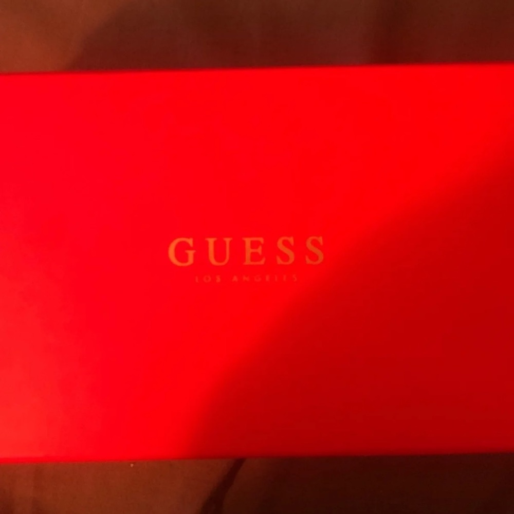GUESS wallet